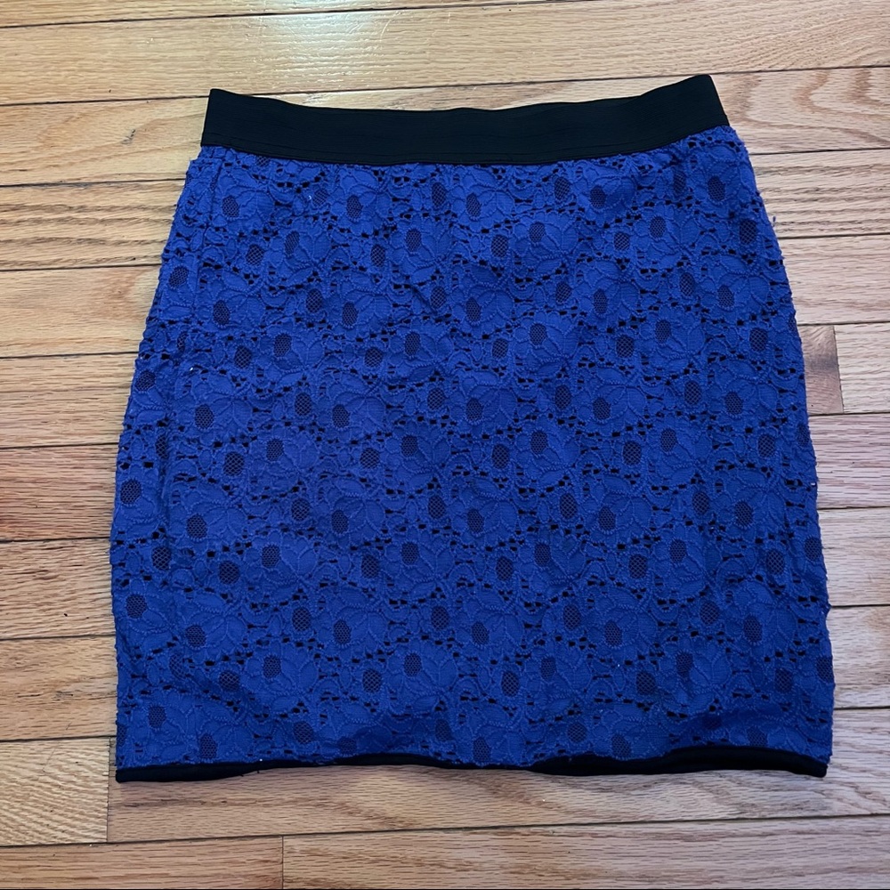 🔴 Lacey skirt